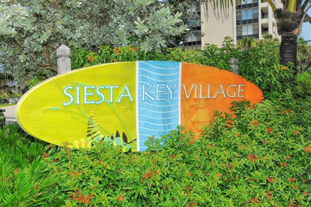 Siesta Cool: Only Minutes Walk To Siesta Beach!