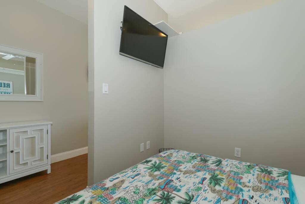 Apartment Siesta Cool: Only Minutes Walk To Siesta Beach!
