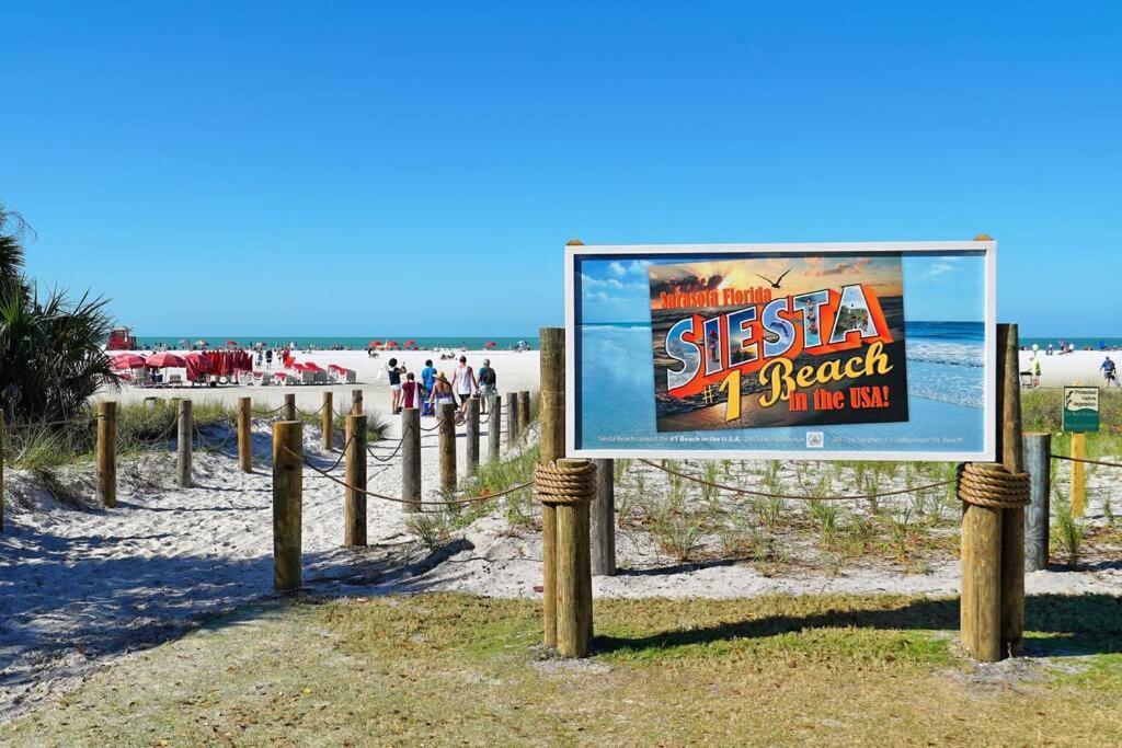 Siesta Cool: Only Minutes Walk To Siesta Beach! *