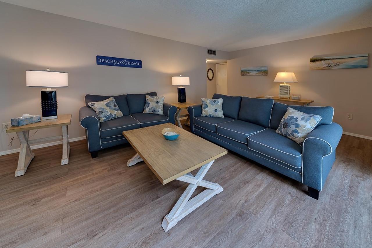 - 2 Bedroom - 3 Beds - 3 Bathroom Duplex With Heated Swimming Pool * Siesta Key