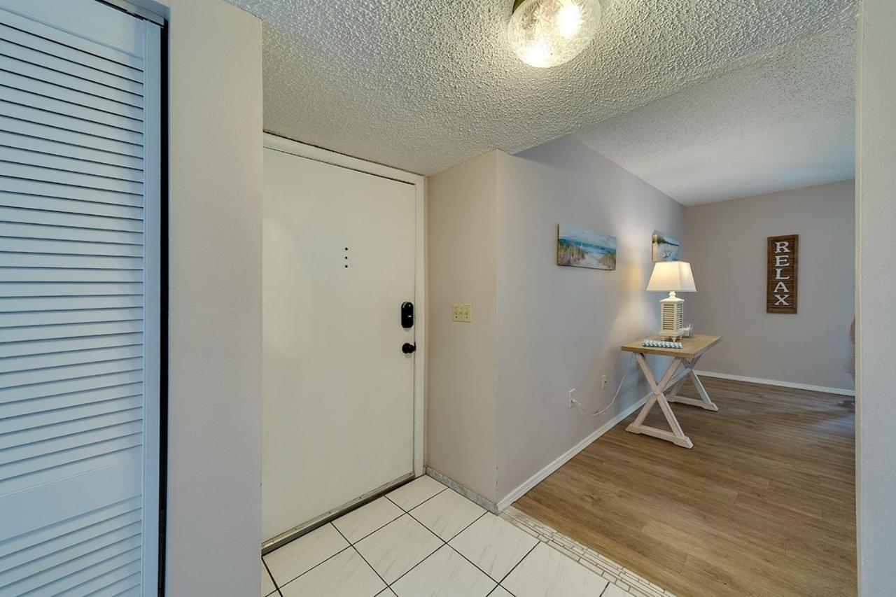 - 2 Bedroom - 3 Beds - 3 Bathroom Duplex With Heated Swimming Pool Apartment *