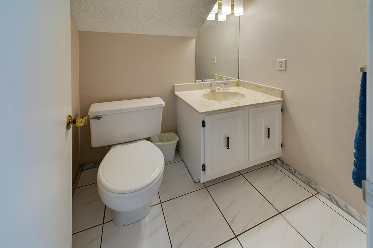 - 2 Bedroom - 3 Beds - 3 Bathroom Duplex With Heated Swimming Pool Siesta Key