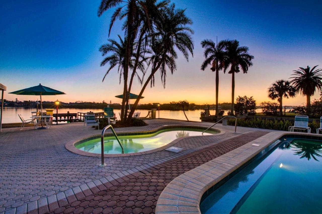 Palm Bay Club Bayside Closest To Gulf