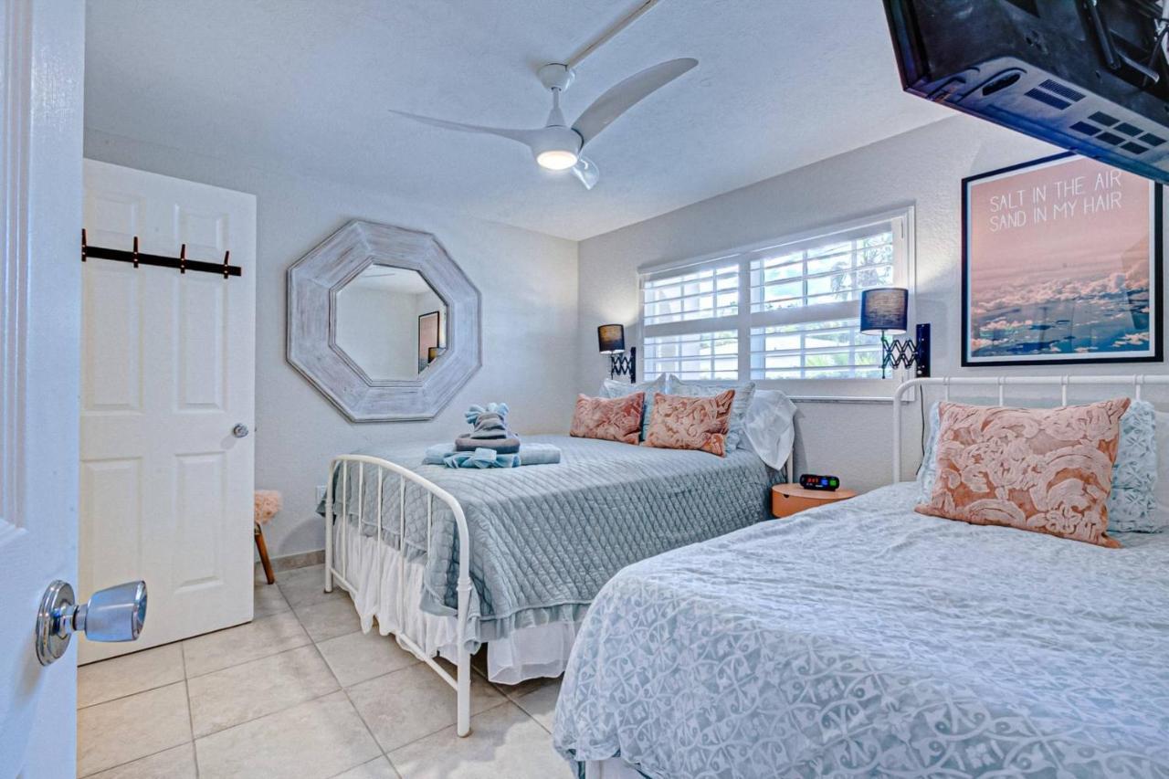 Palm Bay Club Bayside Closest To Gulf Siesta Key