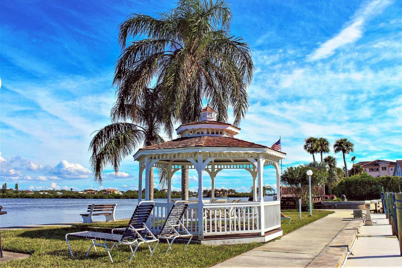 Holiday home Harbor Towers 1 Bedroom Pool View Siesta Key