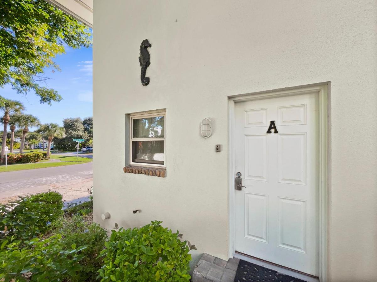 Newly Fully Updated And Modern, Short Walk To Beach Holiday home