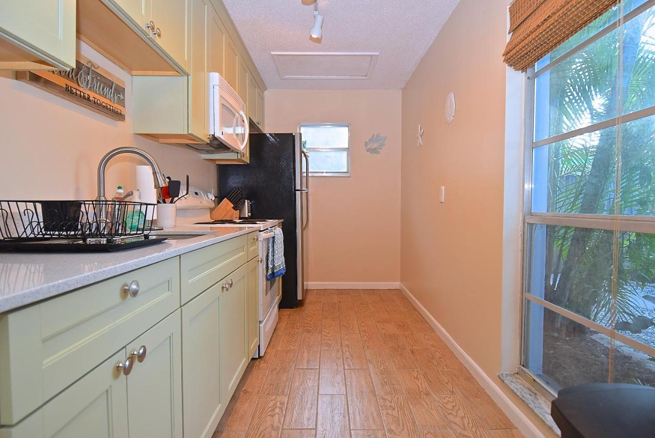Holiday home Crescent Street 1138 B, Walk To The Beach, Pool, 1 Bedroom, Pet Friendly Siesta Key