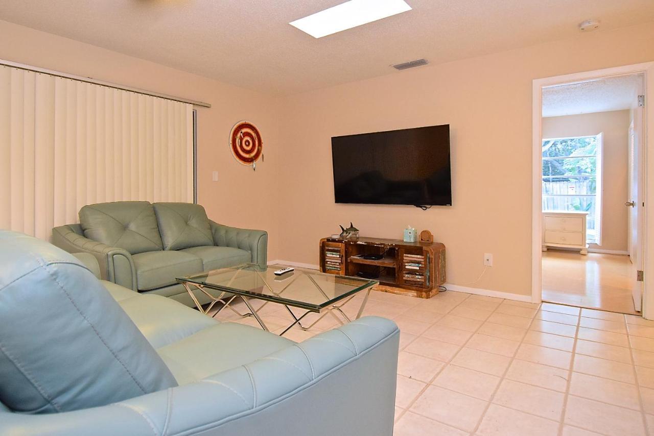 Holiday home Crescent Street 1138 B, Walk To The Beach, Pool, 1 Bedroom, Pet Friendly