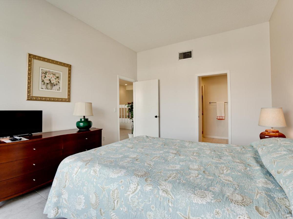 Apartment Our House At The Beach 222, Sleeps 4, 2 Bedroom, Tennis, Heated Pool
