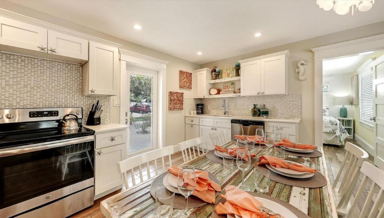 Canal Lower-gorgeous 3 Bed 3 Bath Near Sk Village Holiday home Siesta Key