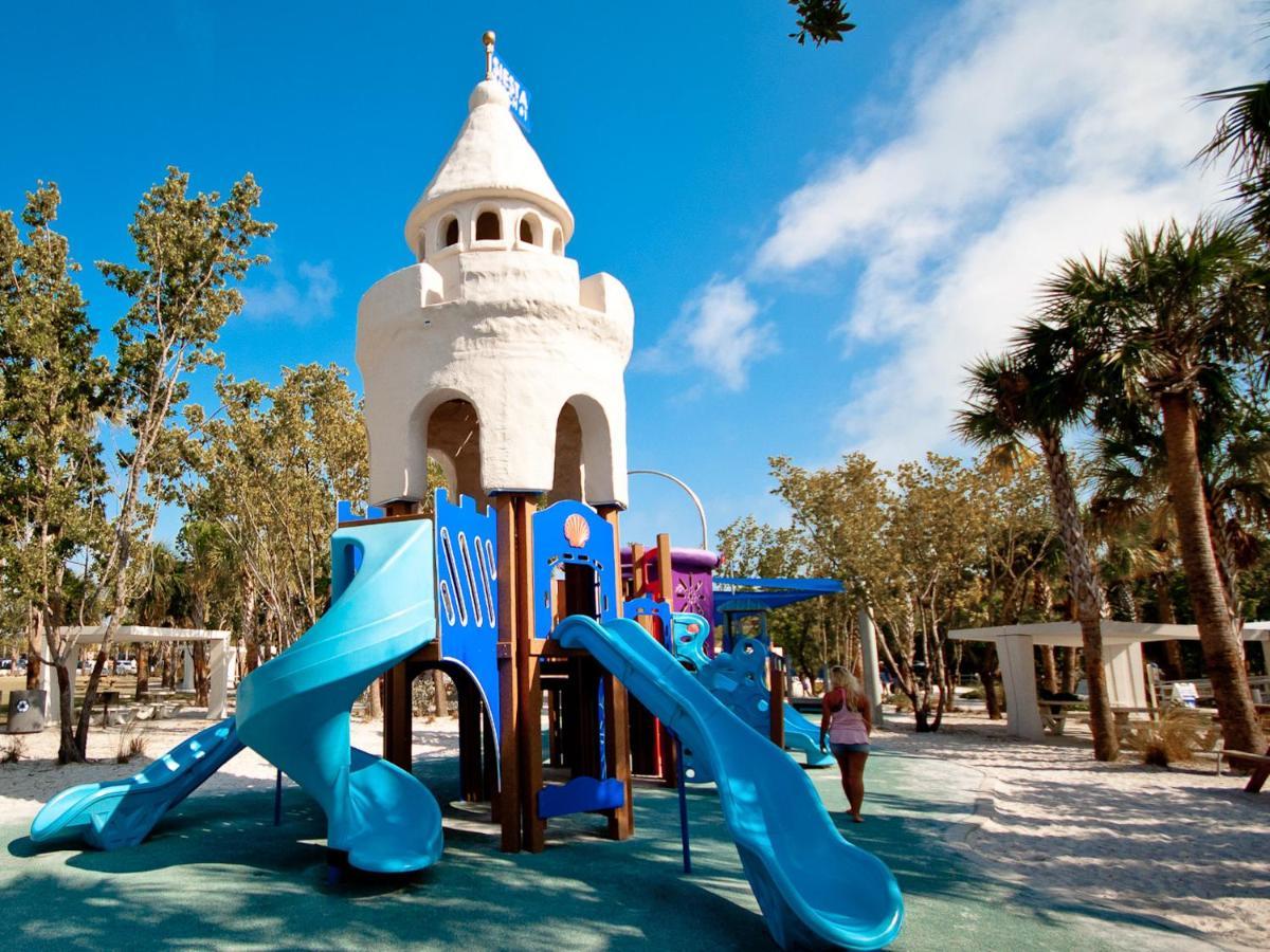 Crescent Street 1138 B, Walk To The Beach, Pool, 1 Bedroom, Pet Friendly Siesta Key