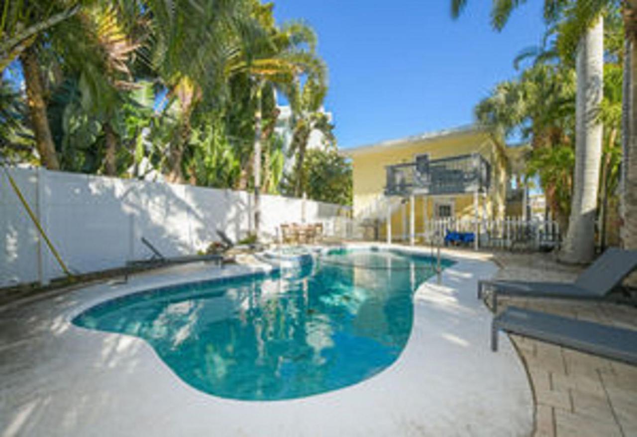Avenida Lower * Siesta Key