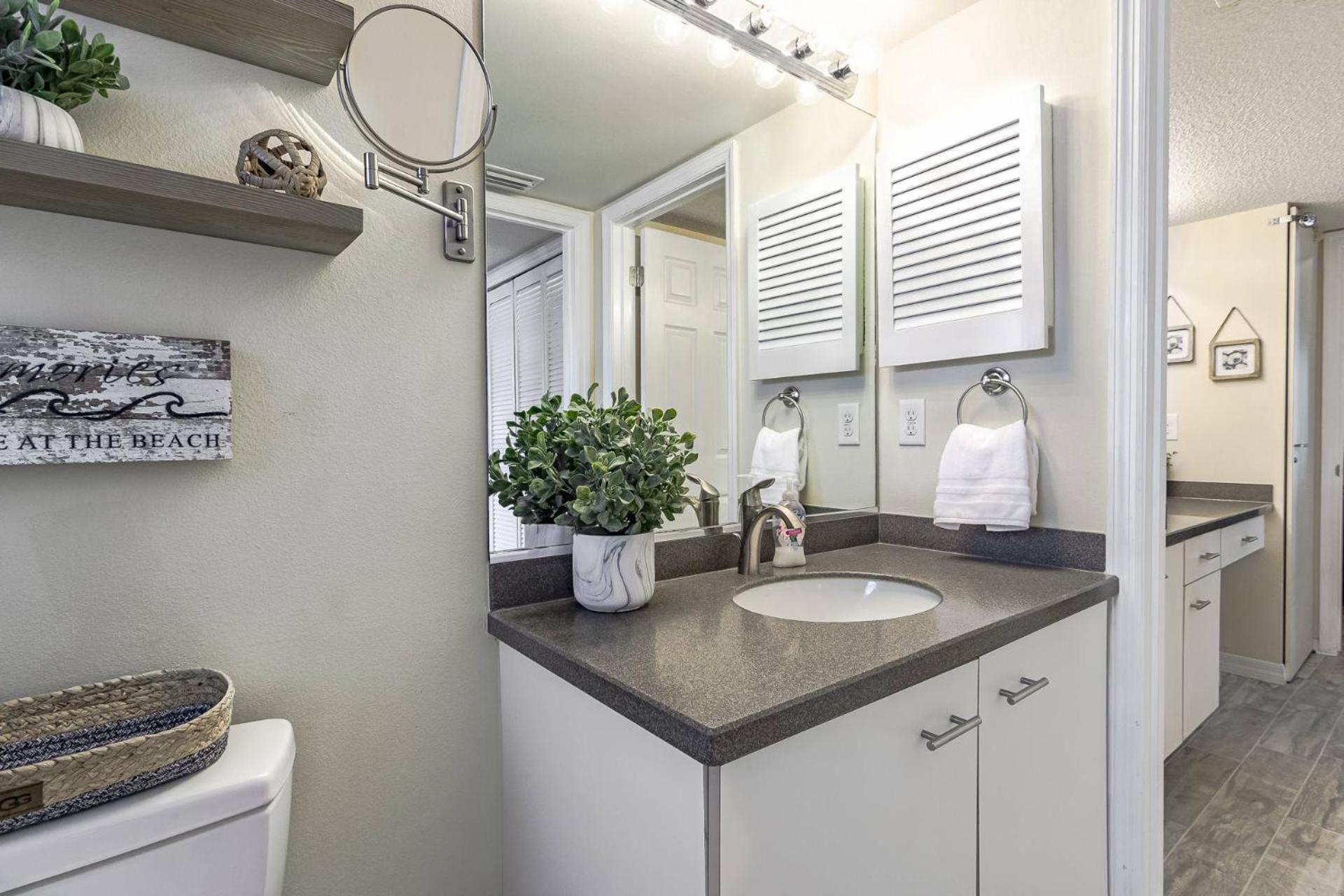 Siesta Bayside 2nd Floor Townhome
