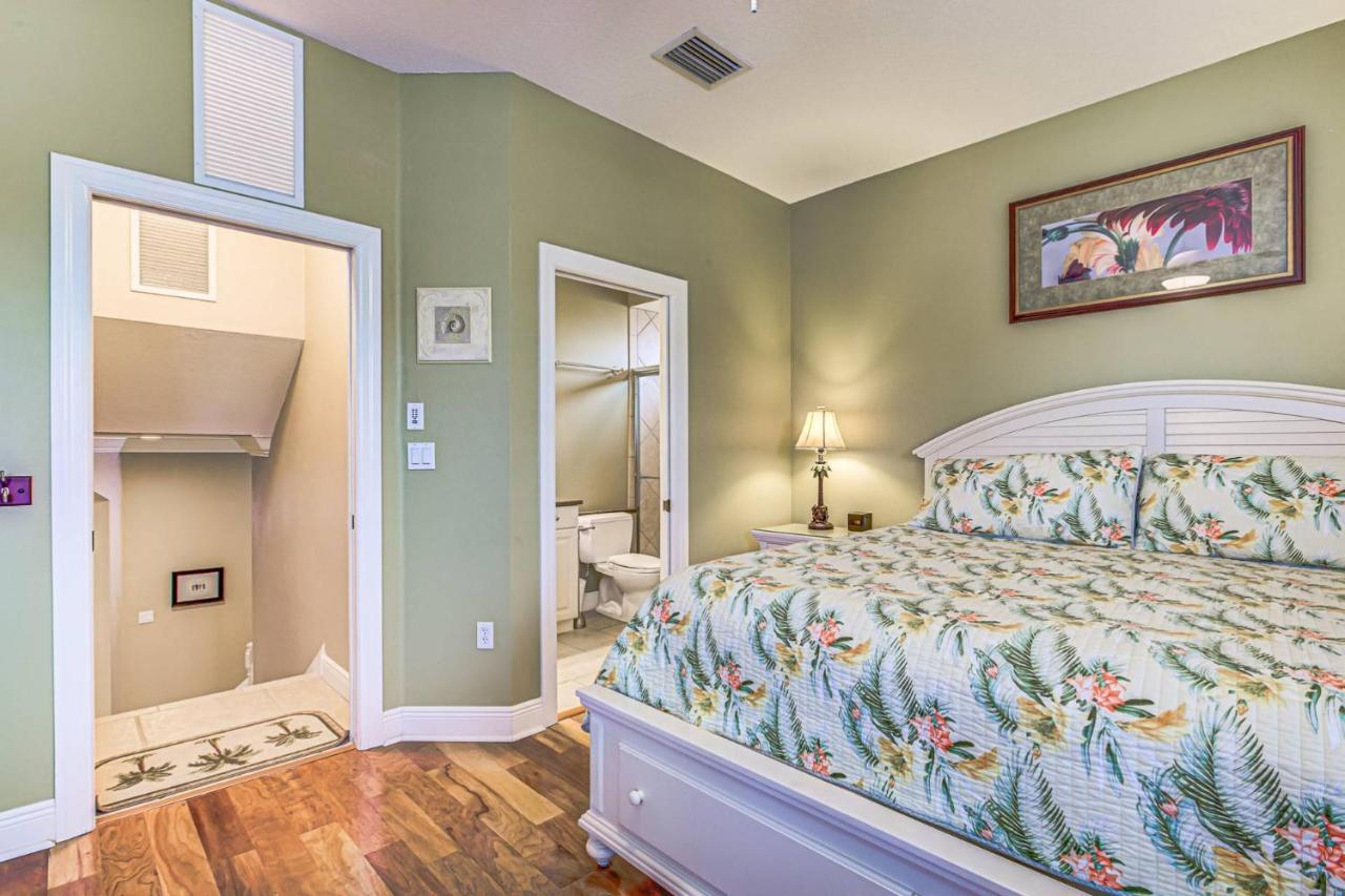 Holiday home Palm Island Canal - 4 Br