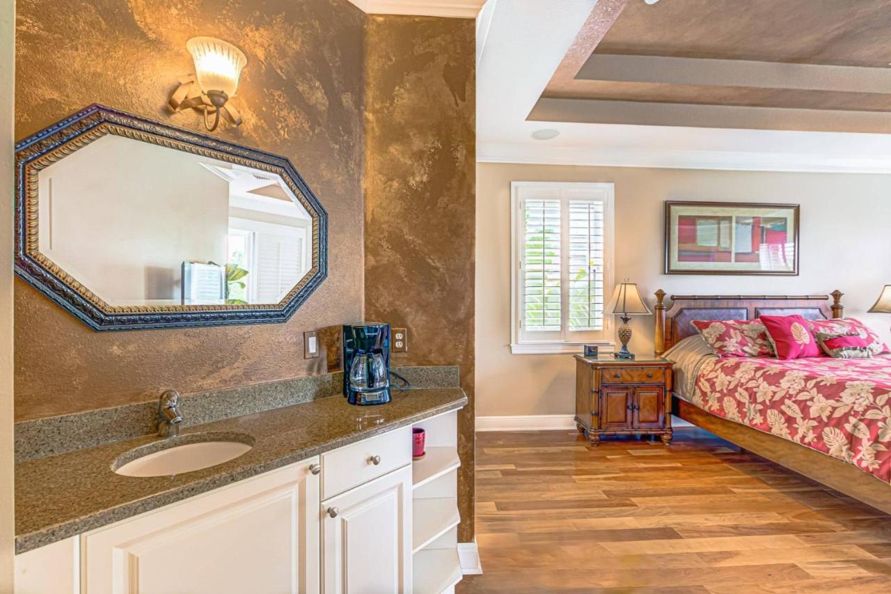 Palm Island Canal - 4 Br Siesta Key