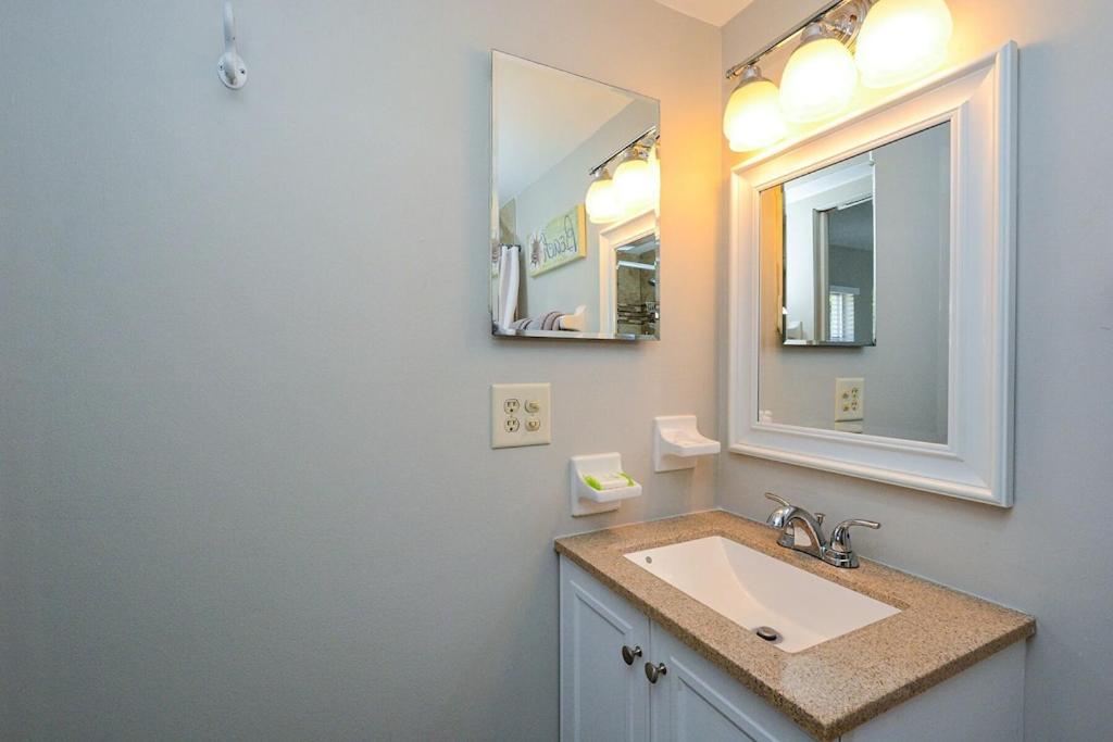 Canal 309 - Right In Village! Holiday home *