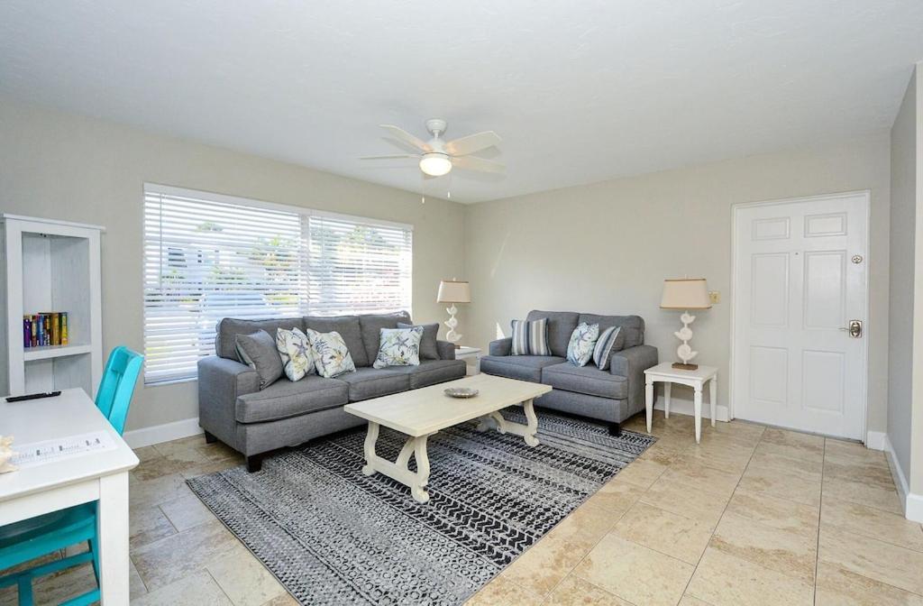 Canal 309 - Right In Village! Holiday home *