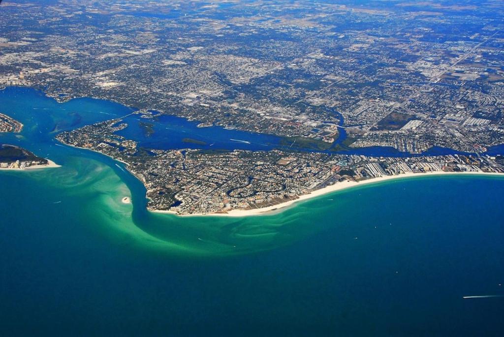 Canal 309 - Right In Village! Holiday home Siesta Key
