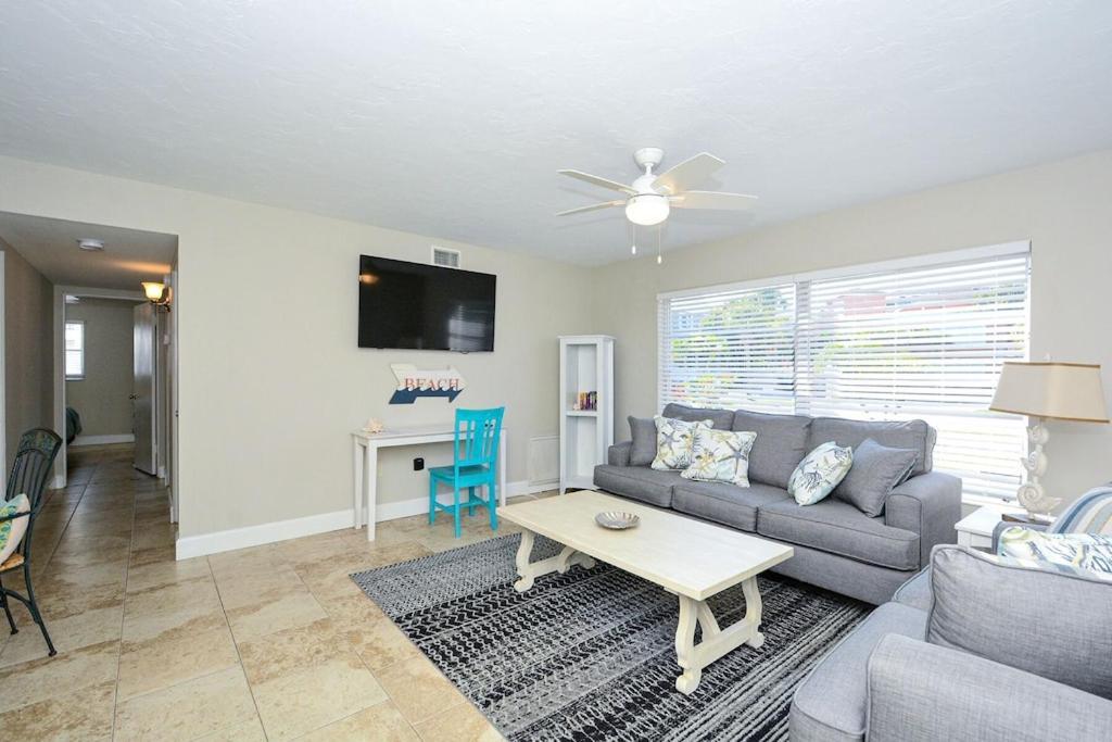 Canal 309 - Right In Village! Holiday home Siesta Key