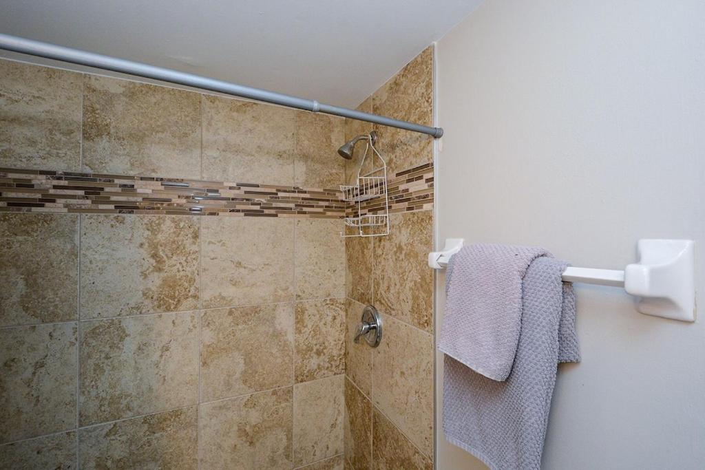 Canal 309 - Right In Village! Holiday home *