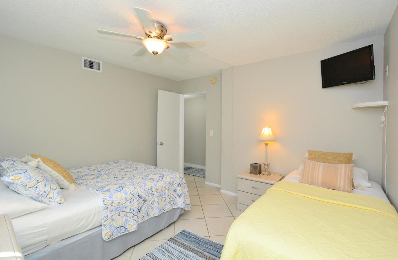 Canal 313 - Right In Village! Holiday home Siesta Key
