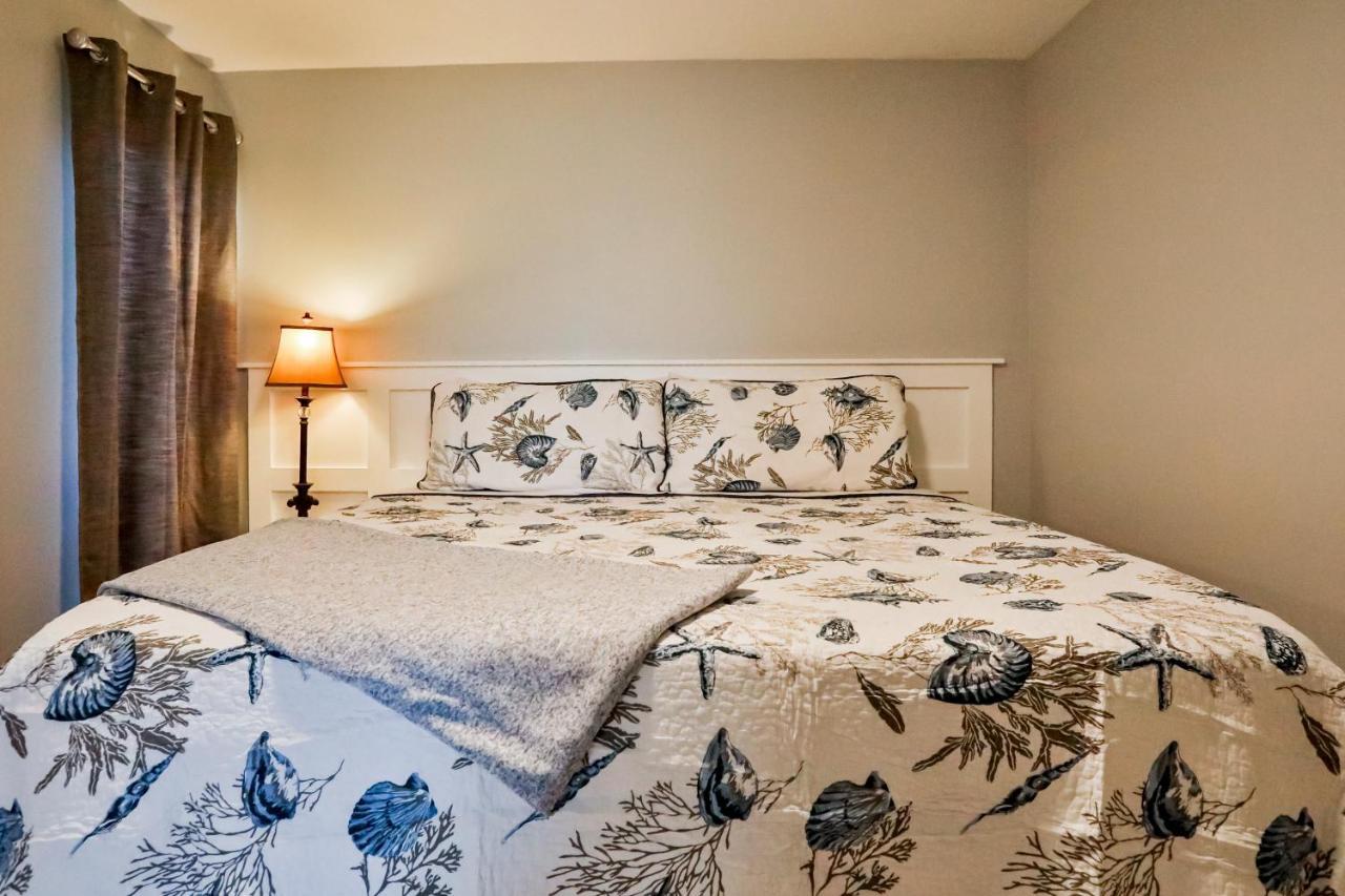 Apartment Midnight Cove Ii 823