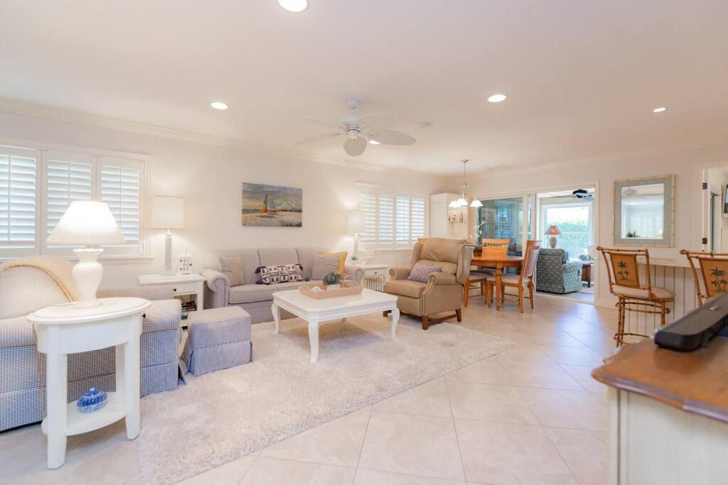 Discover The Beauty Of At Siesta Whispering Palms Villa