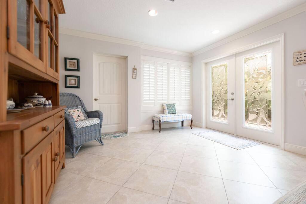 Discover The Beauty Of At Siesta Whispering Palms Siesta Key