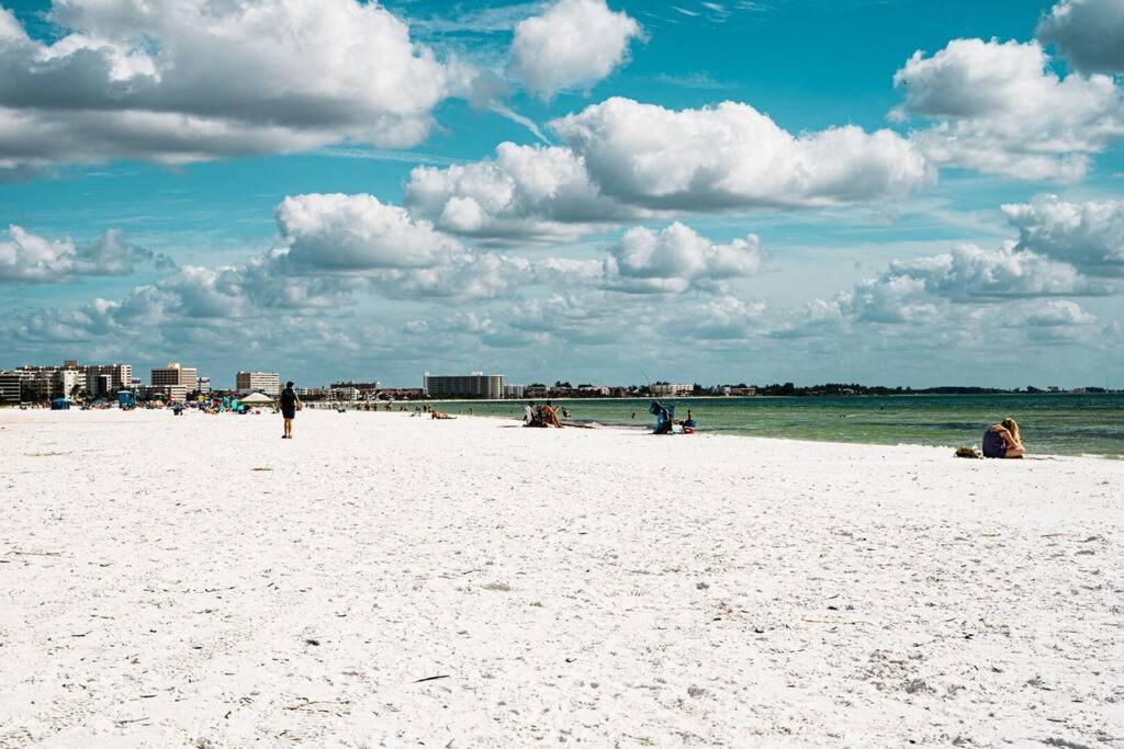 Discover The Beauty Of At Siesta Whispering Palms