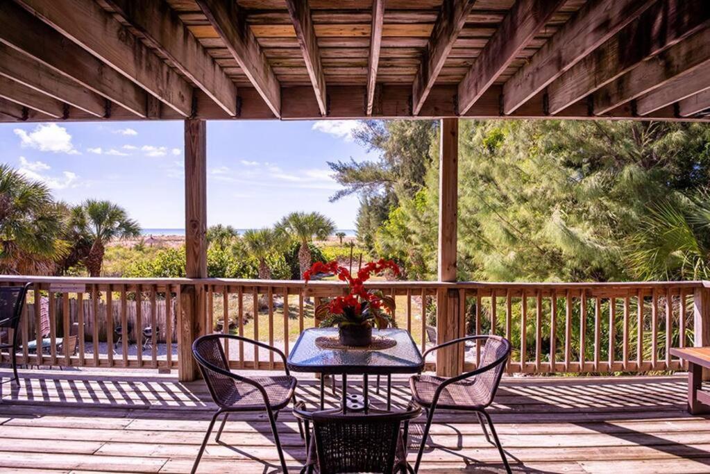 Your Tranquil Escape Is Found Directly On The At The Serenity Condo. Apartment Siesta Key