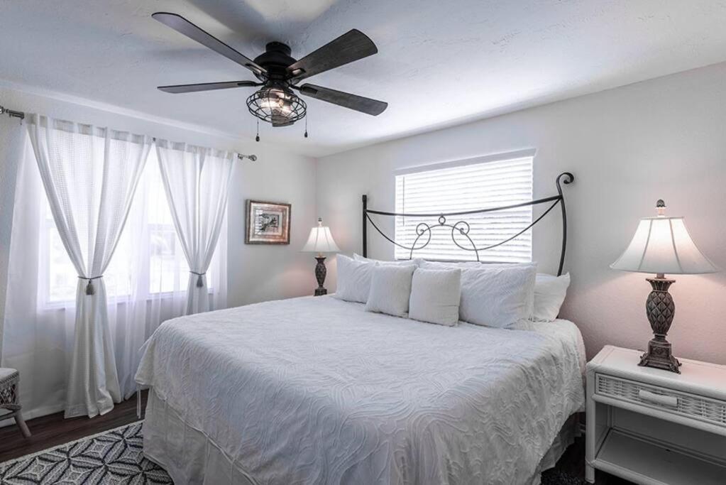 Your Tranquil Escape Is Found Directly On The At The Serenity Condo. Siesta Key
