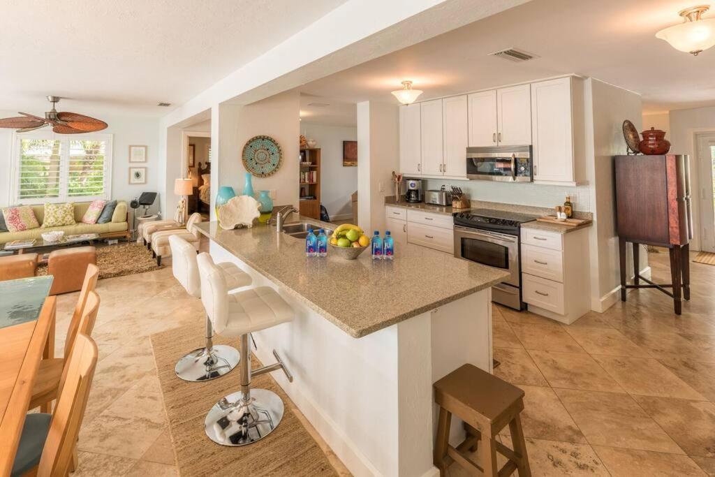 Get Lost In The Intoxicating Relaxation Of Siesta Key, In Luxurious Private Home. * Siesta Key