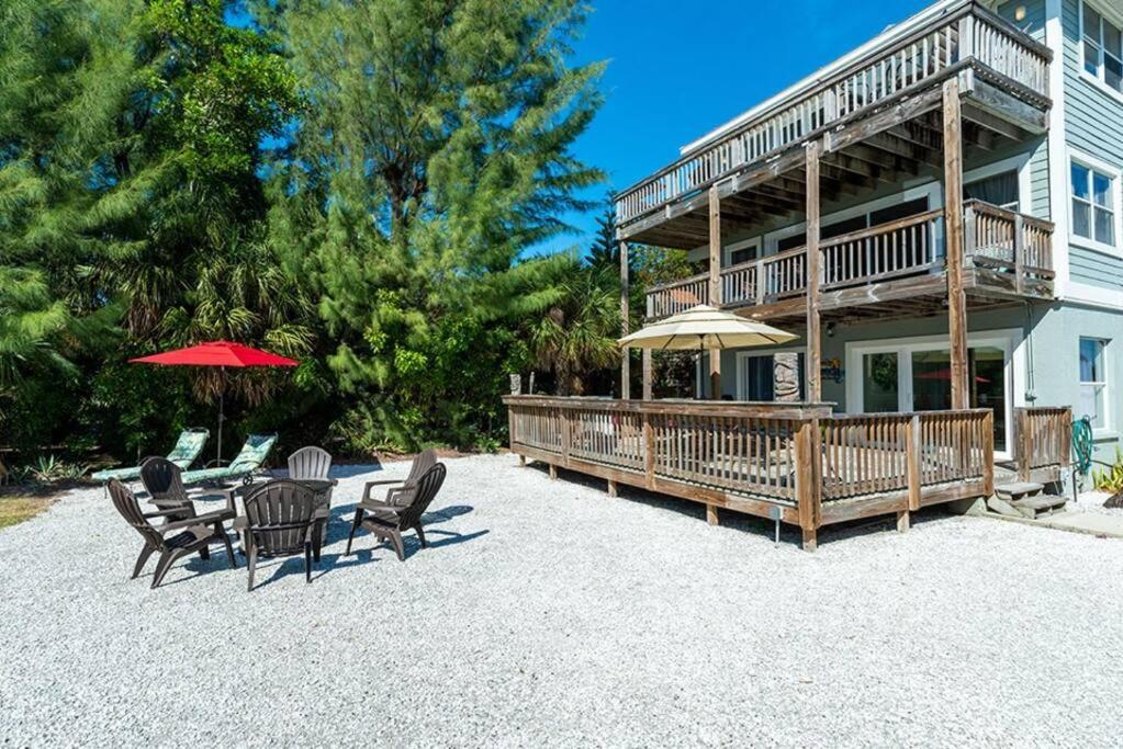 Your Tranquil Escape Is Found Directly On The At The Serenity Condo. *