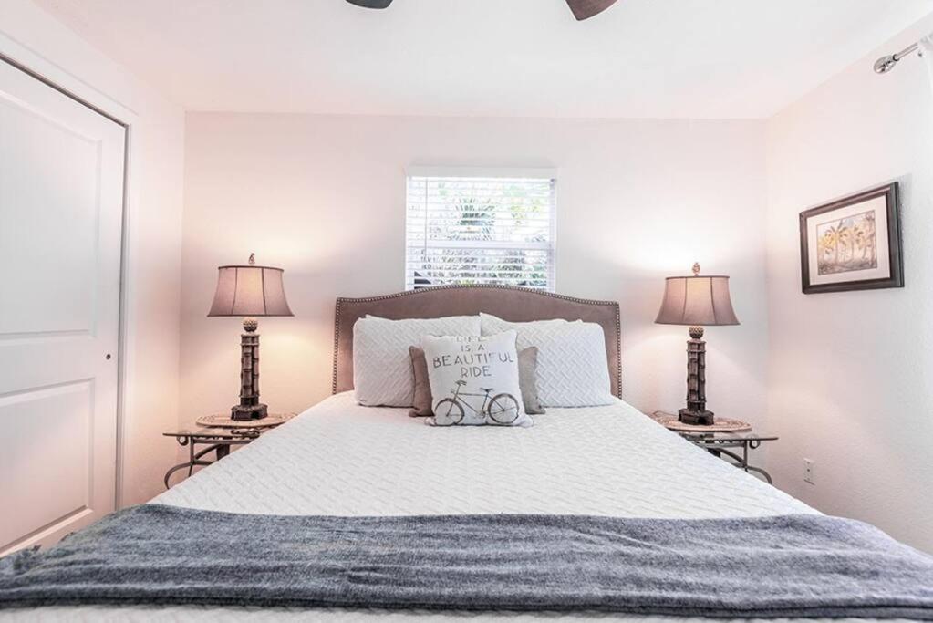 Your Tranquil Escape Is Found Directly On The At The Serenity Condo. Apartment