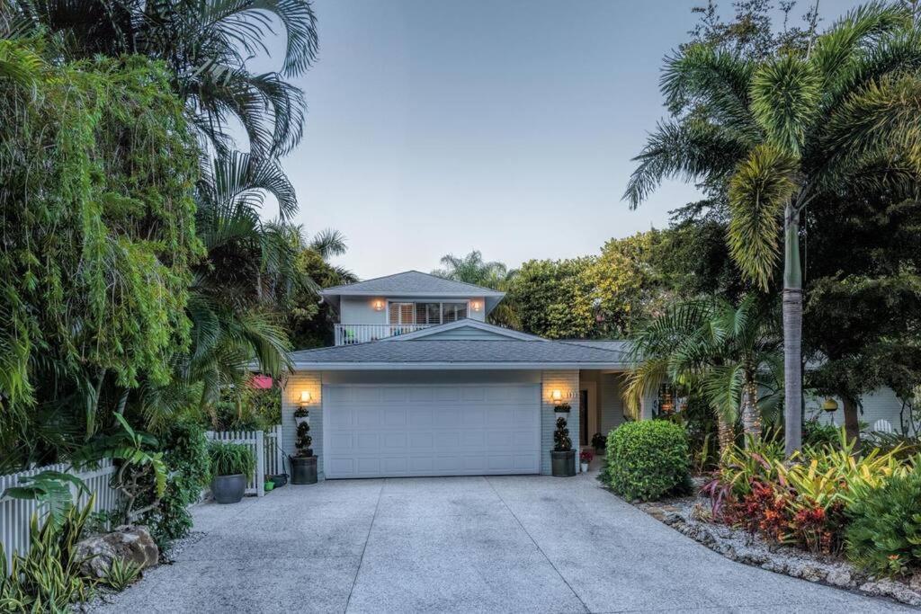 Get Lost In The Intoxicating Relaxation Of Siesta Key, In Luxurious Private Home. Holiday home Siesta Key