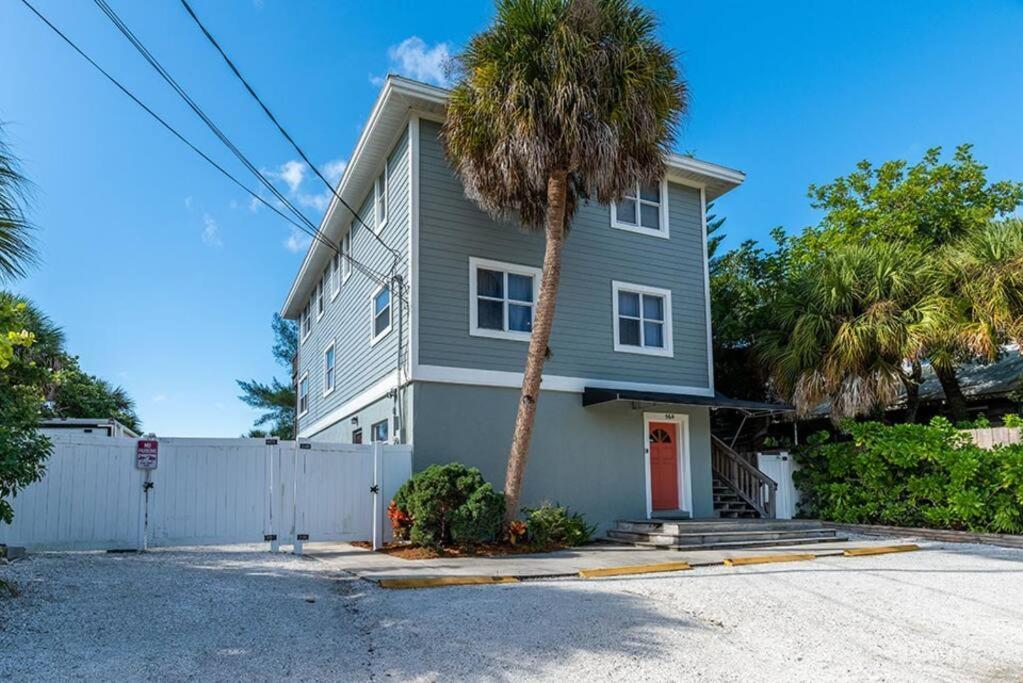 Can't Get Closer To The Than Beachy 3 Bedroom Siesta Key