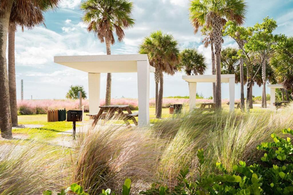 Enjoy Parasdise At Gulf And Bay Apartment Siesta Key