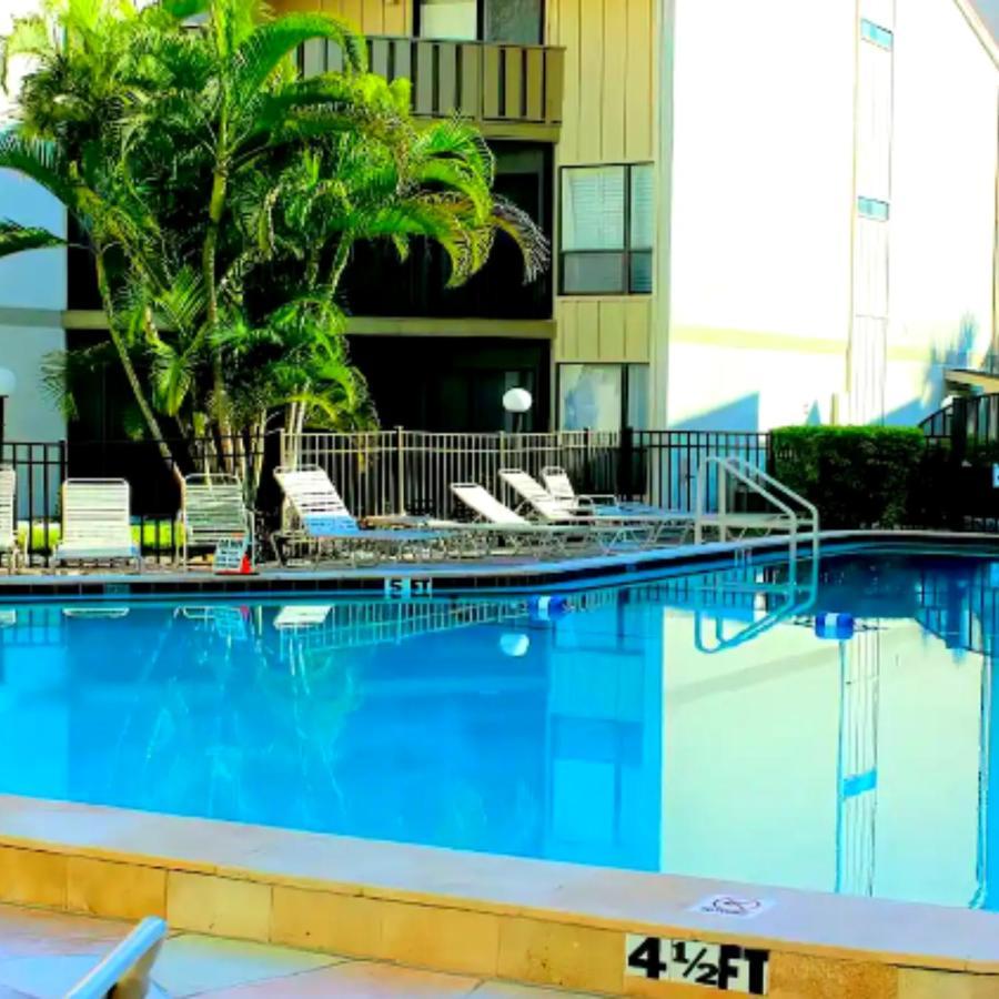 Sarasota Pool Apartment *