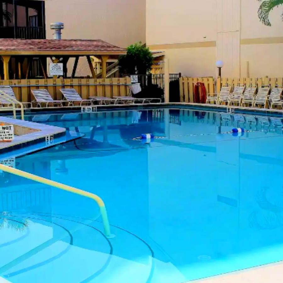 Sarasota Pool Apartment Siesta Key