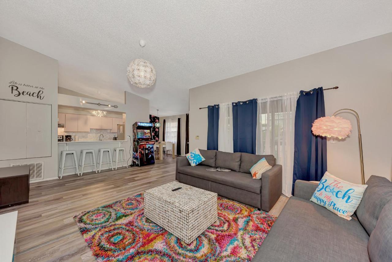 Pink Flamingo Unit, Steps To Beach, Village & Pet-friendly *