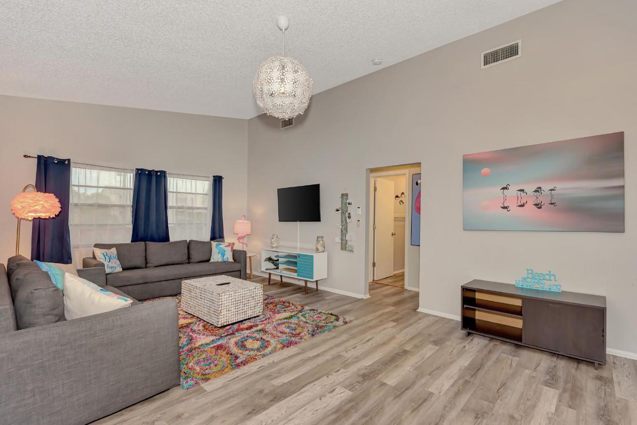 Pink Flamingo Unit, Steps To Beach, Village & Pet-friendly Siesta Key