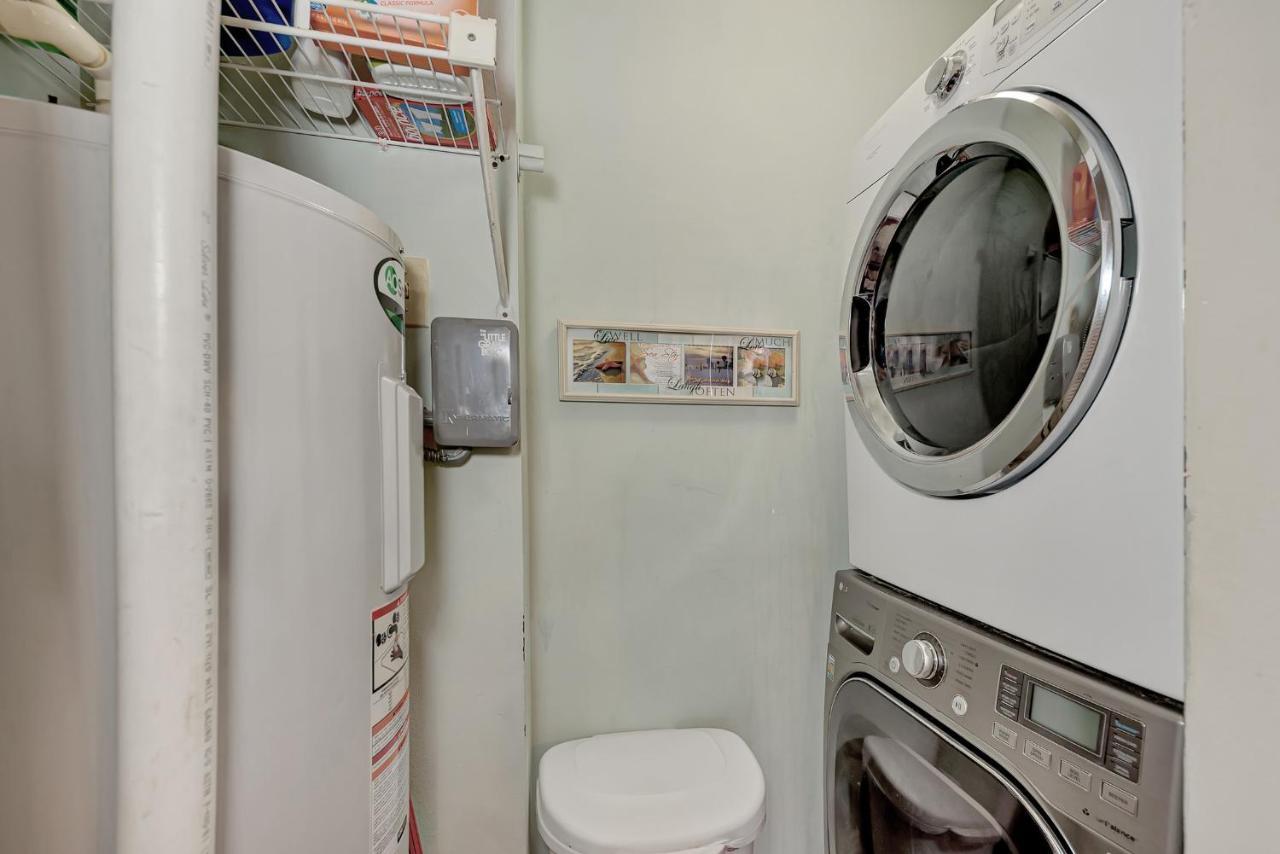Holiday home Pink Flamingo Unit, Steps To Beach, Village & Pet-friendly Siesta Key