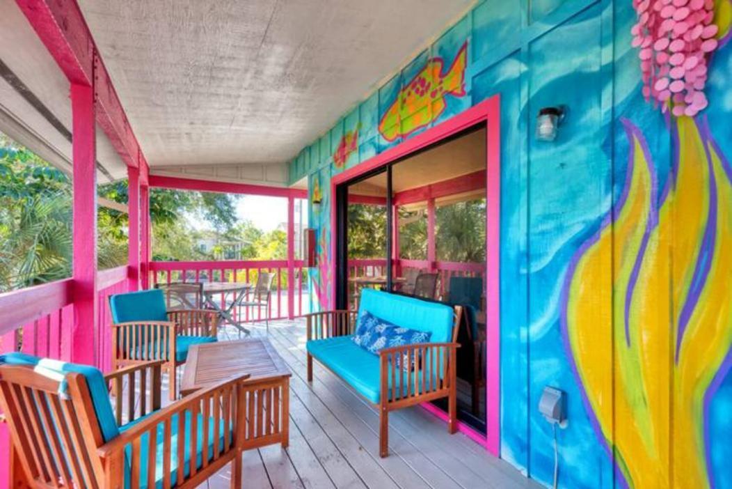Jellyfish-flamingo House, Amazing Location On & Walk To Village Holiday home *