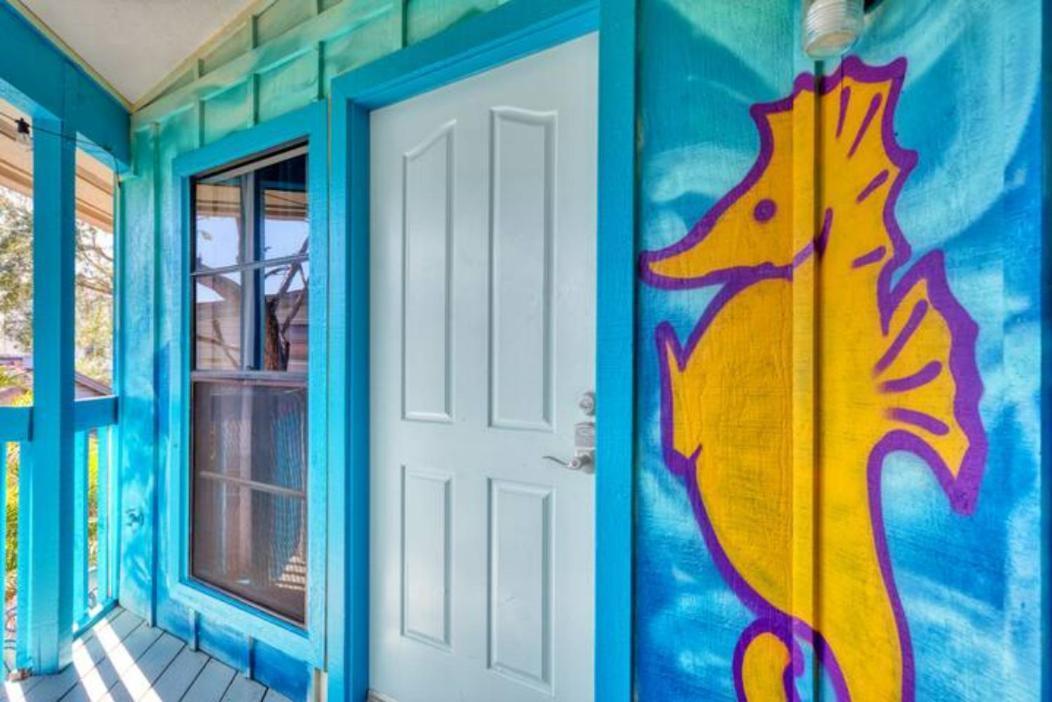 Holiday home Jellyfish-flamingo House, Amazing Location On & Walk To Village