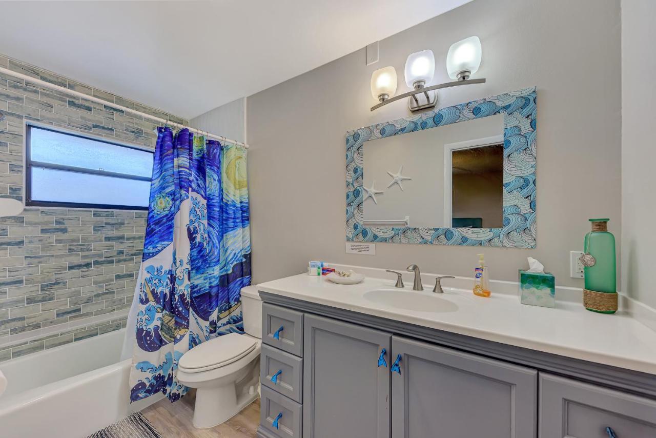 Pink Flamingo Unit, Steps To Beach, Village & Pet-friendly