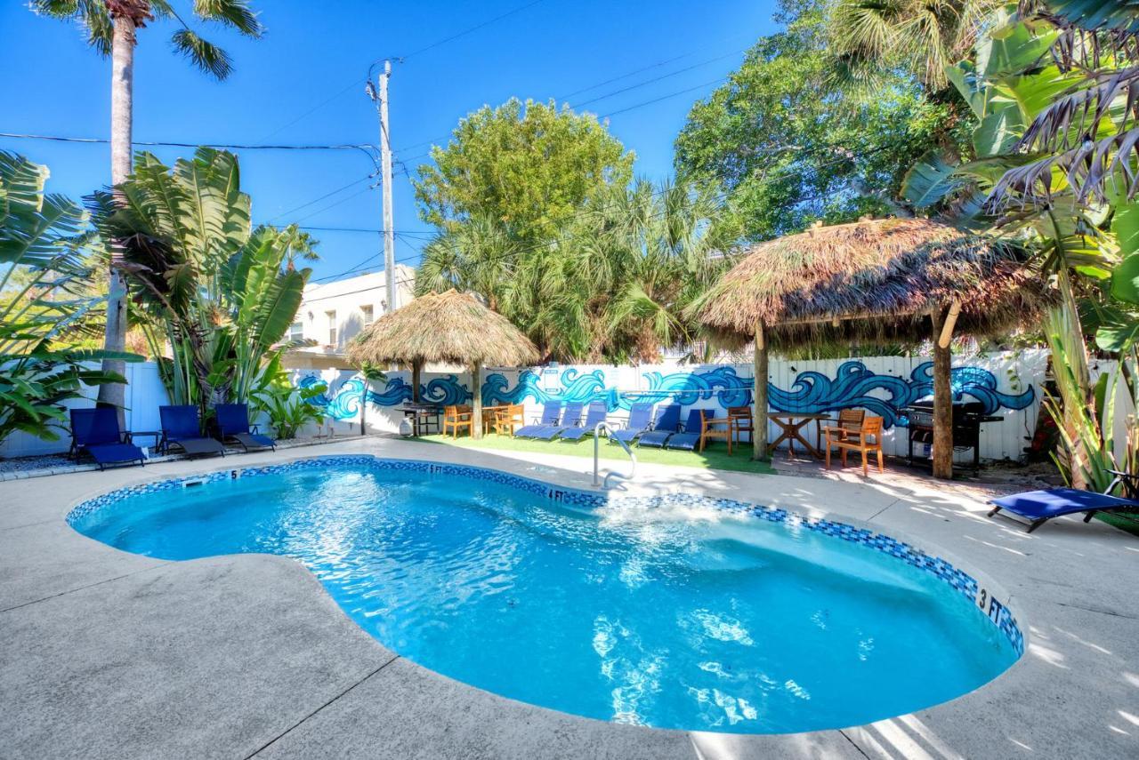 Pink Flamingo Unit, Steps To Beach, Village & Pet-friendly