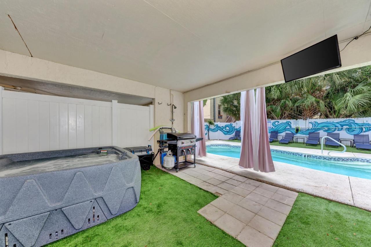 Holiday home Pink Flamingo Unit, Steps To Beach, Village & Pet-friendly *