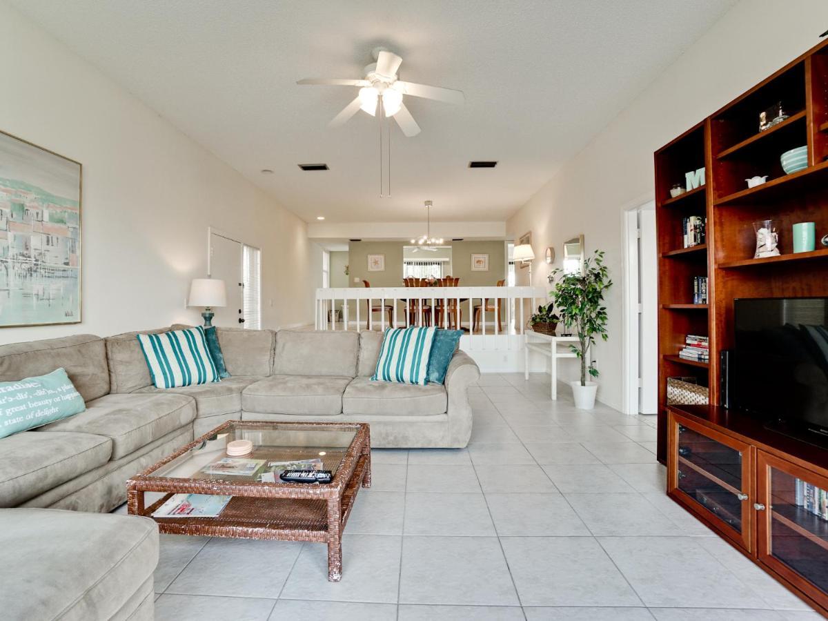 Our House At The Beach 222, Sleeps 4, 2 Bedroom, Tennis, Heated Pool Apartment Siesta Key