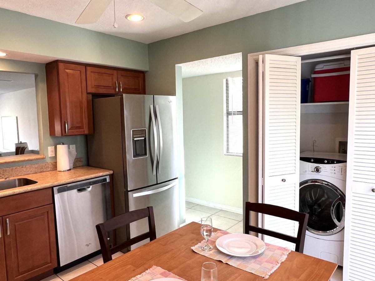 Our House At The Beach 222, Sleeps 4, 2 Bedroom, Tennis, Heated Pool Apartment Siesta Key