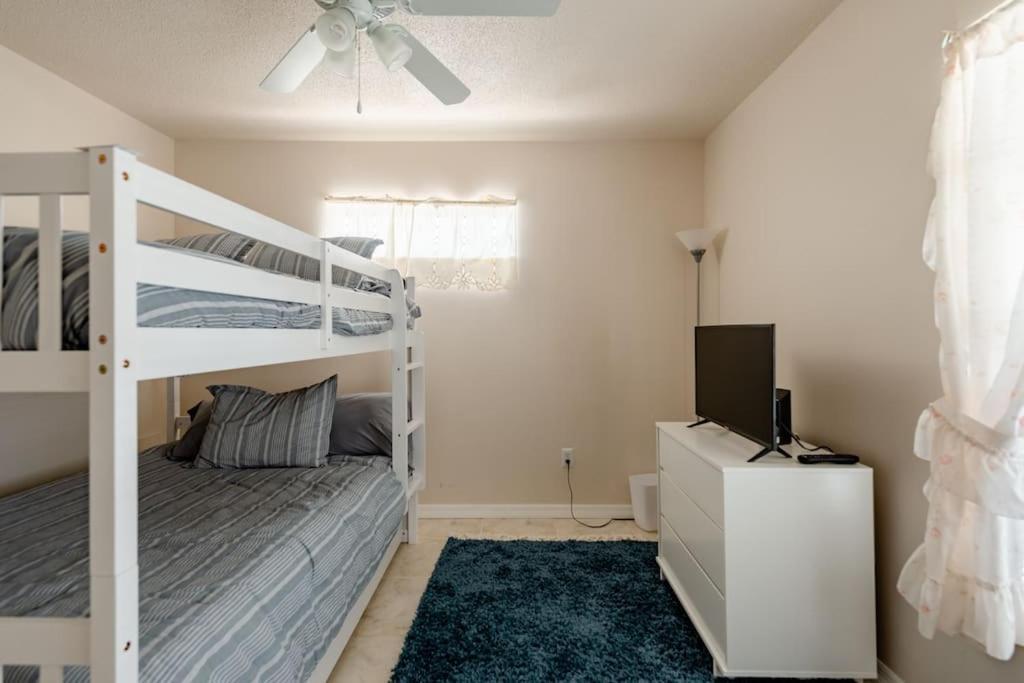 Recently Updated Cozy Holiday home *